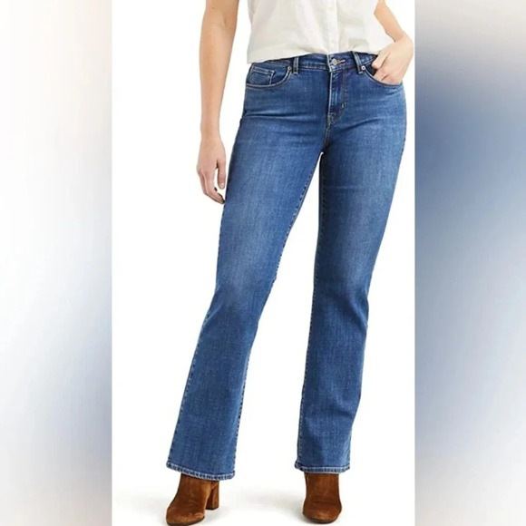 Signature by Levi Strauss & Co. Gold Label Totally Shaping Bootcut Jeans sz 8 - Picture 7 of 12